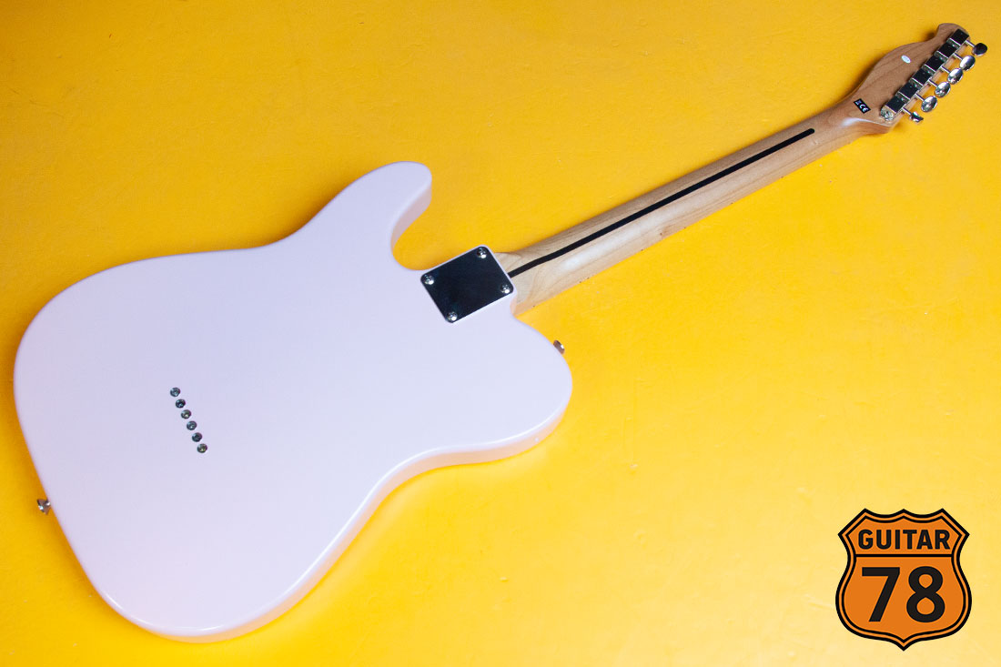 Клевый не Fender Telecaster in Shell pink