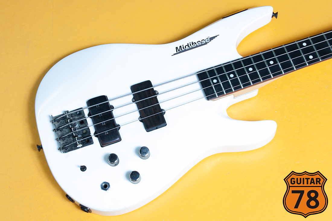 Бас с возможностью Midi Реаvey Мidibase, USA