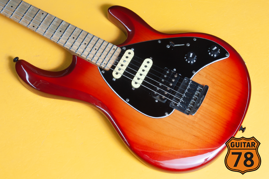 Суперудобный Music Man Silhouette 1993 HSS USA