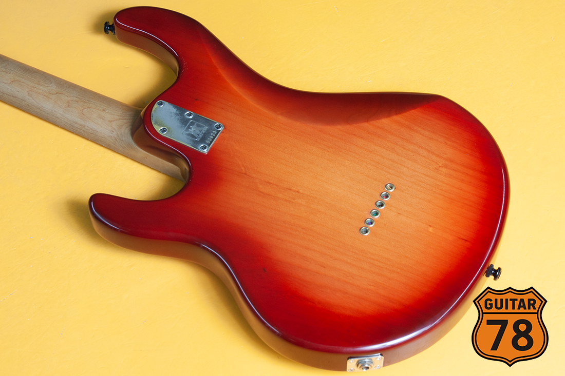 Суперудобный Music Man Silhouette 1993 HSS USA