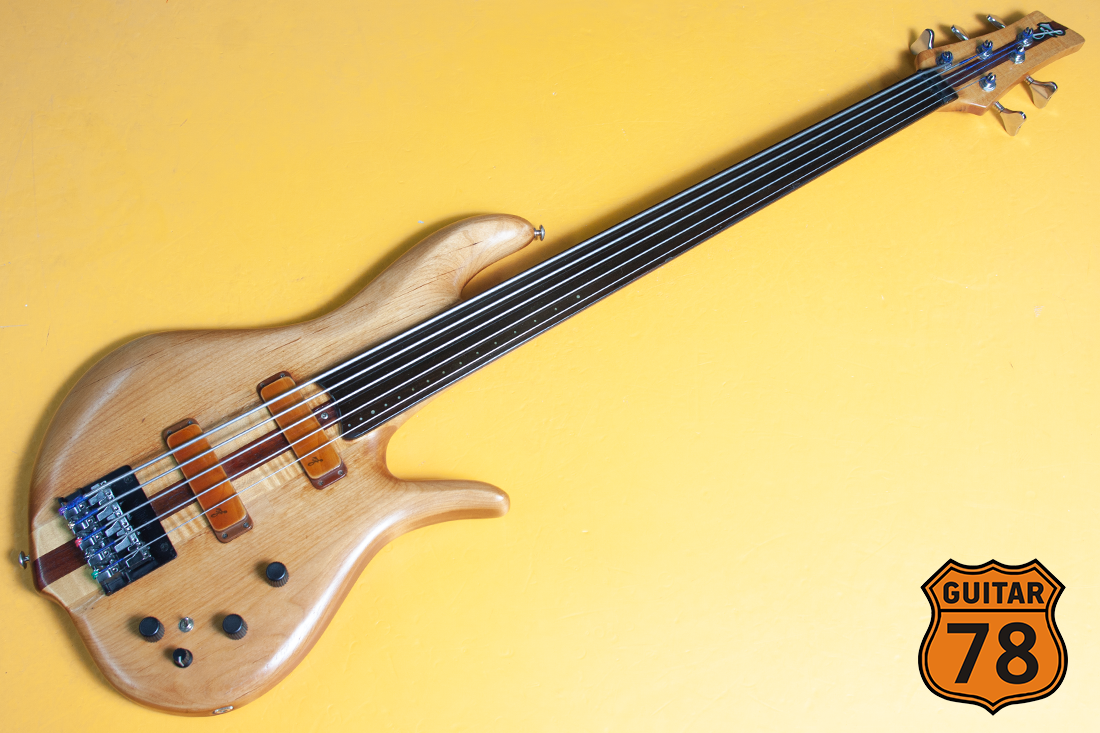 F bass Prototype Fretless - басовый hi-end 1984 Canada