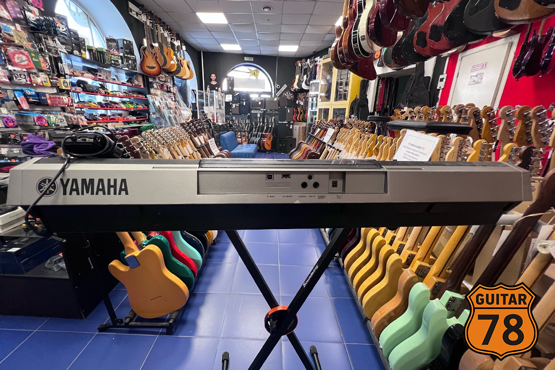 Синтезатор Yamaha PSR-E443