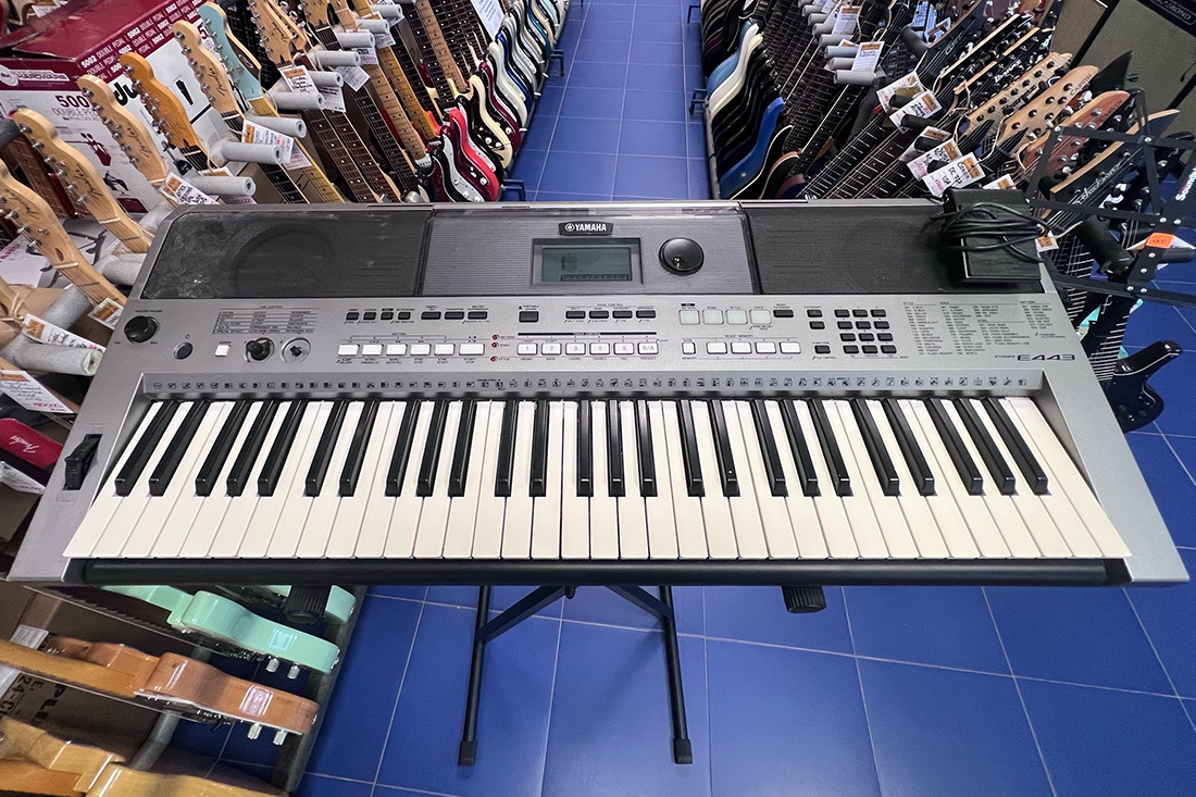 Синтезатор Yamaha PSR-E443