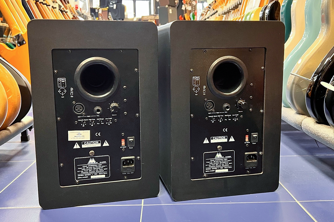 Студийные мониторы M-Audio BX8 (первая версия)